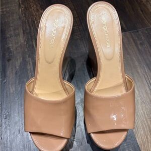 Sergio Rossi Women's Nude/Tan wedge sandals.